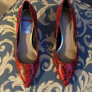 Kenneth Cole Shoes red/black snakeskin patterned